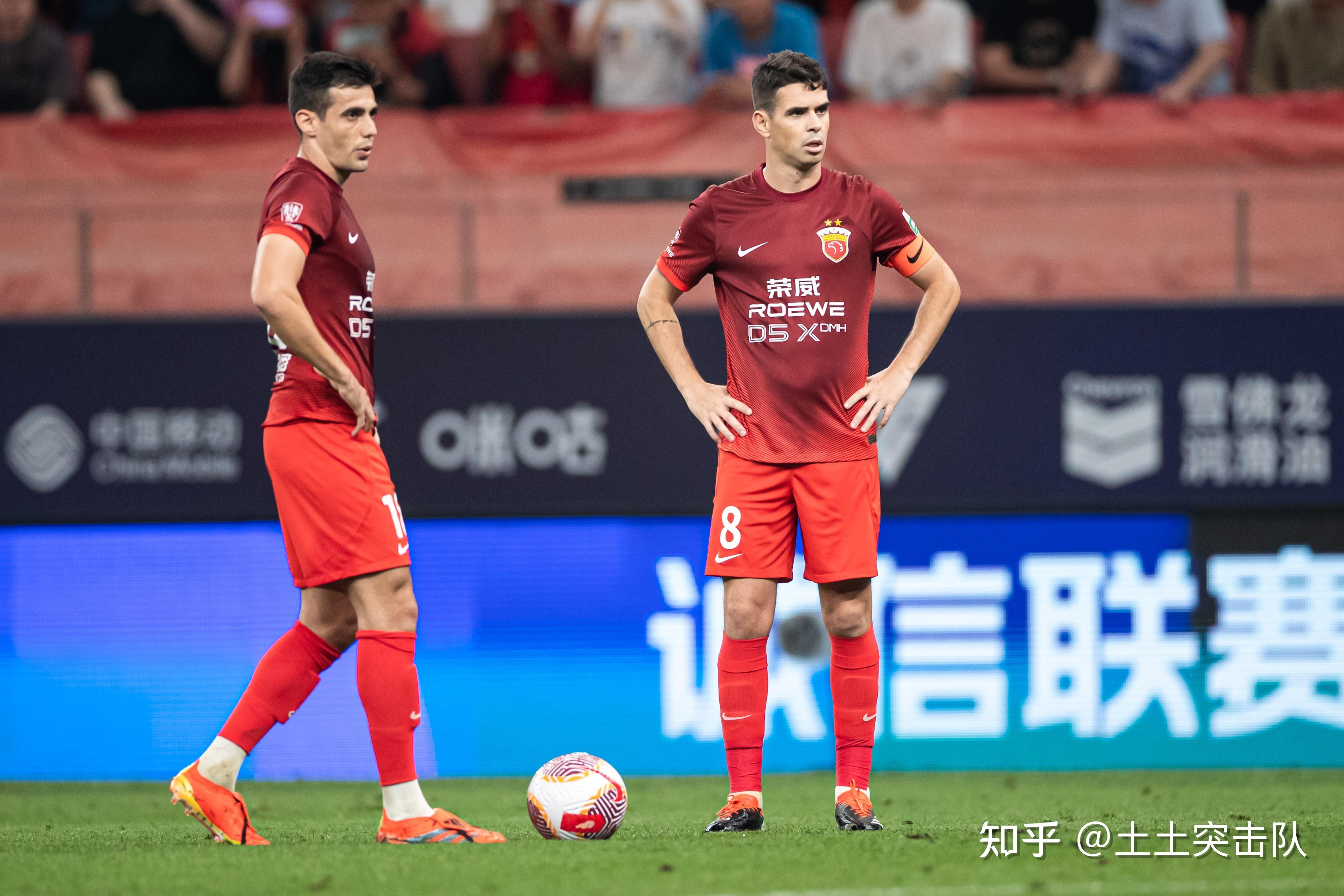 足协杯-路易斯戴帽申花3-2淘汰海港进8强的简单介绍