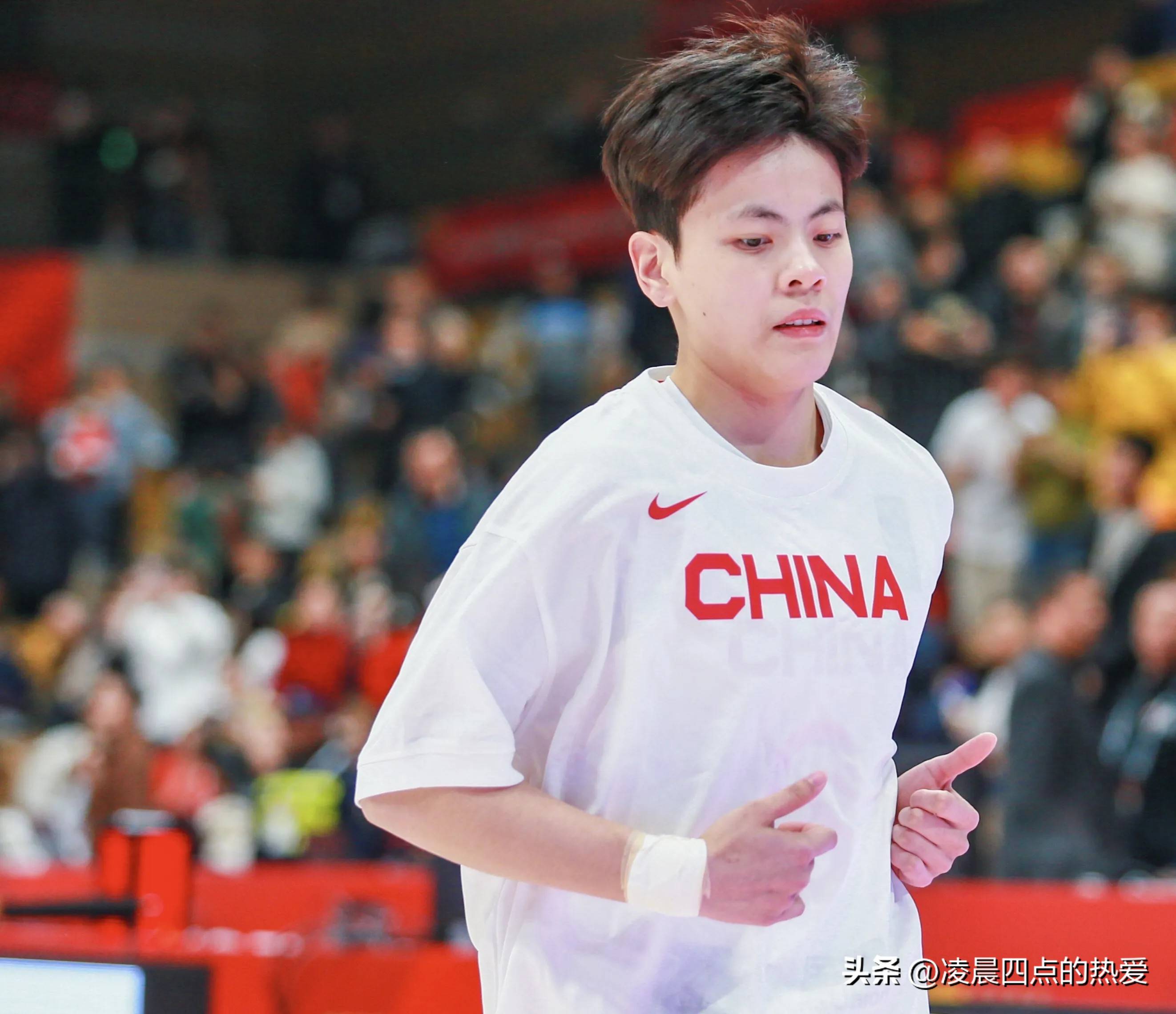 中欧体育官网-杨舒予15分杨力维关键2罚中国女篮复仇澳洲