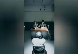 包含暗影军团在刀塔赛事中碾压对手，评论席掌声连连的词条